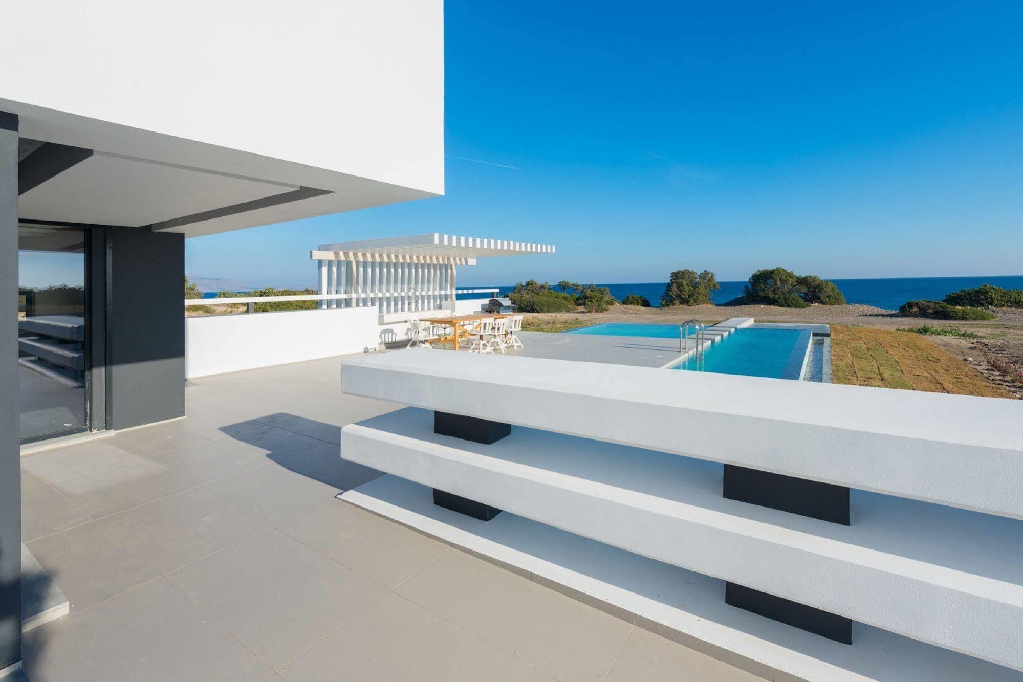 Albatross Beach Front Villas Villa *