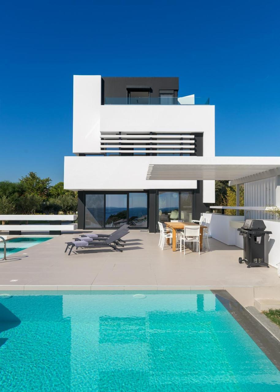Villa Albatross Beach Front Villas Gennadi