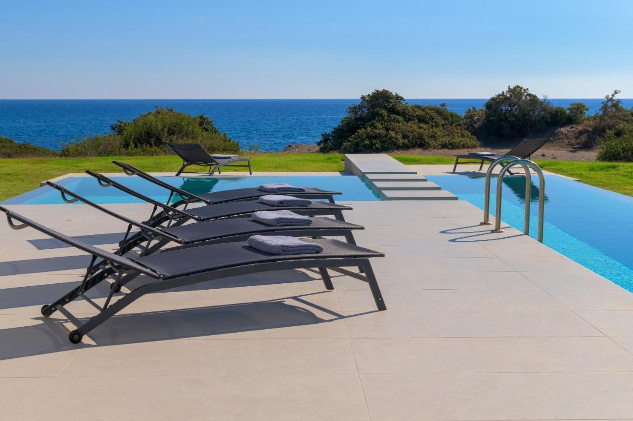 Albatross Front Villa