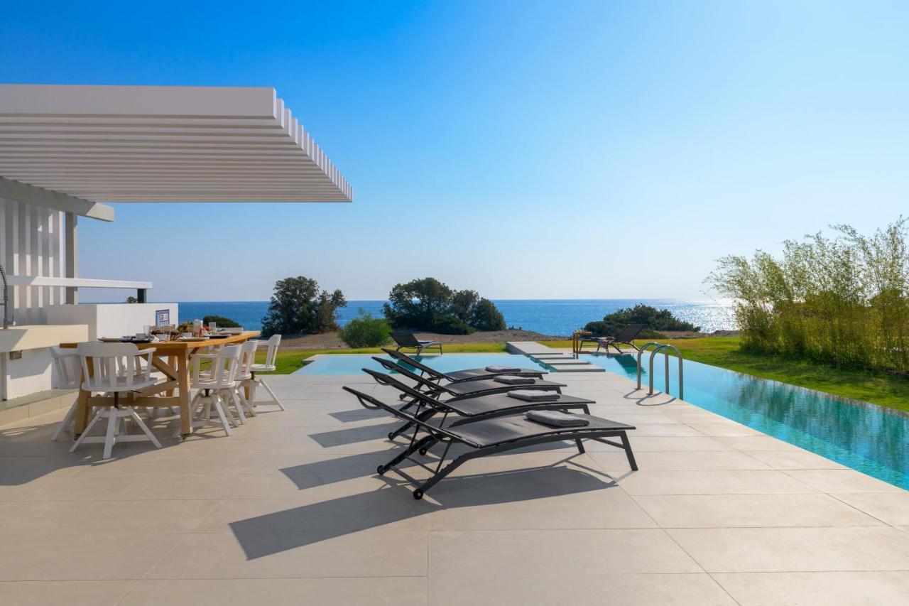 Villa Albatross Front *