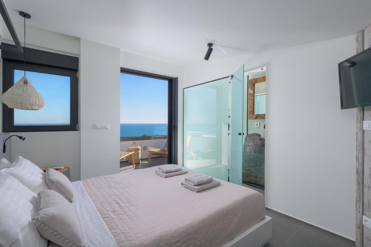 Albatross Front Villa *